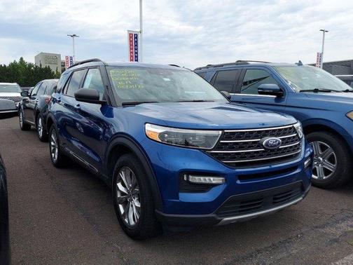 Photo 1 of 7 of 2020 Ford Explorer XLT