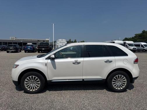 2014 Lincoln MKX Base