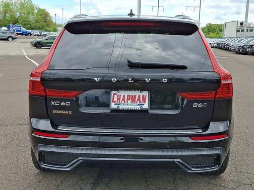 Onyx Black Metallic 2023 Volvo XC60 B6 Ultimate Dark Theme