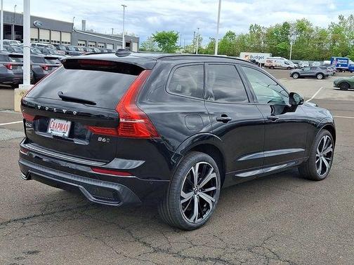 Onyx Black Metallic 2023 Volvo XC60 B6 Ultimate Dark Theme