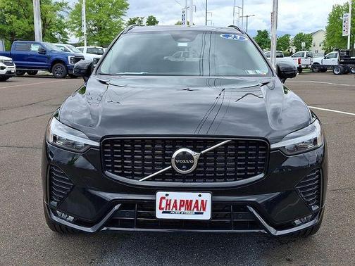 Onyx Black Metallic 2023 Volvo XC60 B6 Ultimate Dark Theme