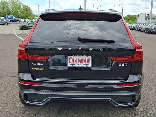 Onyx Black Metallic 2023 Volvo XC60 B6 Ultimate Dark Theme