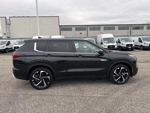 2024 Mitsubishi Outlander PHEV SE