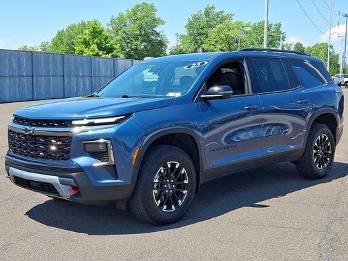 Lakeshore Blue Metallic 2025 Chevrolet Traverse Z71