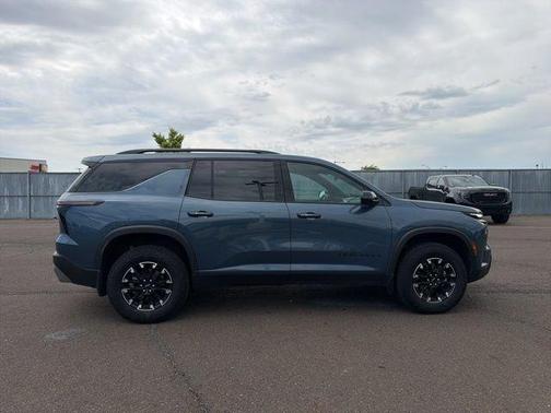 Lakeshore Blue Metallic 2025 Chevrolet Traverse Z71