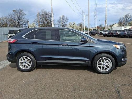 Blue Metallic 2022 Ford Edge SEL