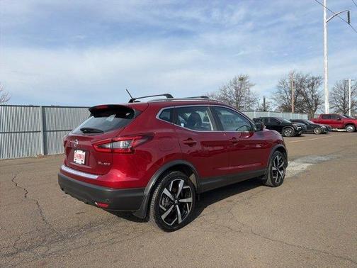 2022 Nissan Rogue Sport SL