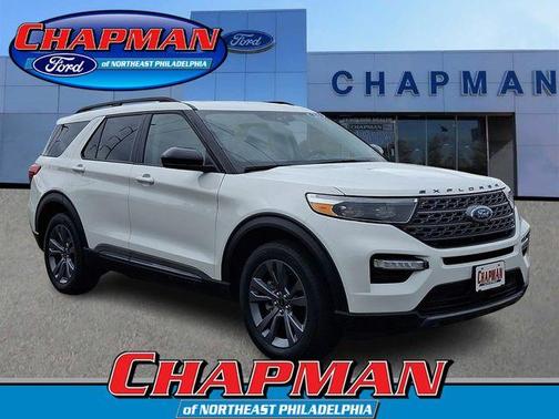 White Metallic 2023 Ford Explorer XLT