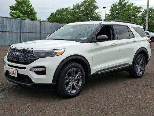 White Metallic 2023 Ford Explorer XLT