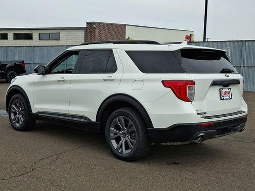 White Metallic 2023 Ford Explorer XLT