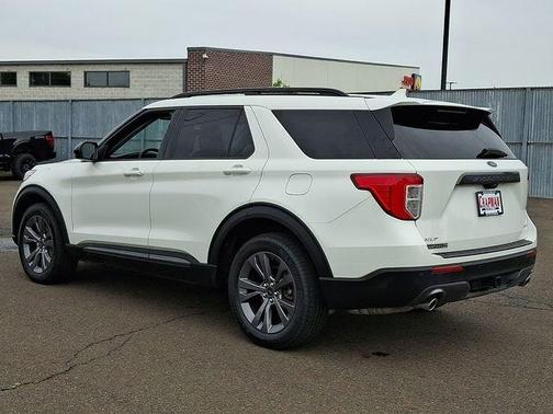 White Metallic 2023 Ford Explorer XLT