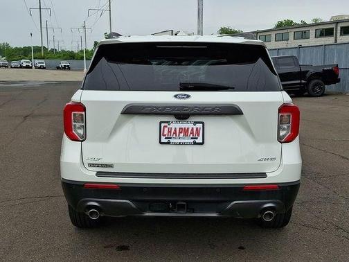 White Metallic 2023 Ford Explorer XLT