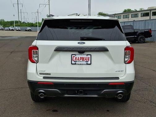 White Metallic 2023 Ford Explorer XLT