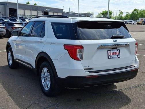 White Metallic 2023 Ford Explorer XLT