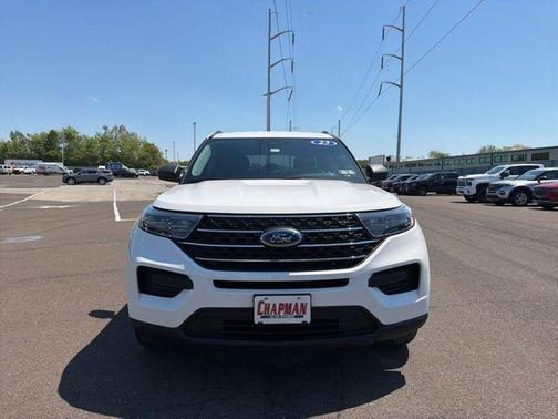 White Metallic 2023 Ford Explorer XLT