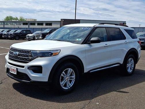 White Metallic 2023 Ford Explorer XLT