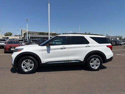White Metallic 2023 Ford Explorer XLT