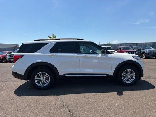 White Metallic 2023 Ford Explorer XLT