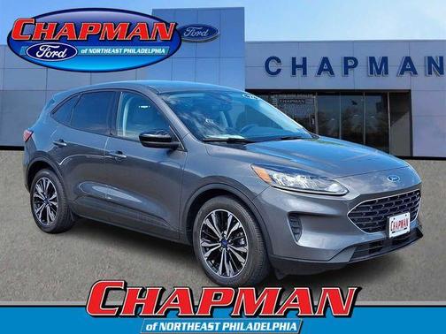 Gray Metallic 2022 Ford Escape SE
