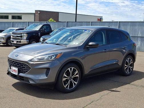 Gray Metallic 2022 Ford Escape SE