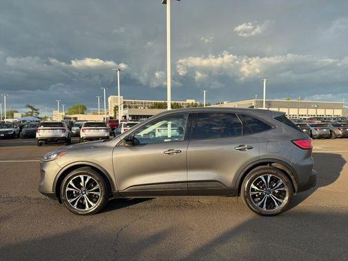 Gray Metallic 2022 Ford Escape SE