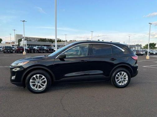 Black Metallic 2022 Ford Escape SE