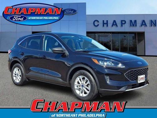 Black Metallic 2022 Ford Escape SE