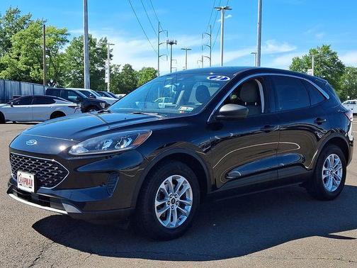 Black Metallic 2022 Ford Escape SE