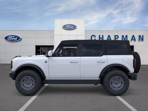 Oxford White 2025 Ford Bronco Outer Banks