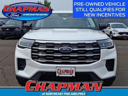 Space White Metallic 2026 Ford Explorer Active