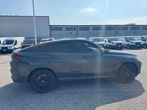 2022 BMW X6 M50i