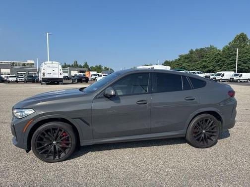 2022 BMW X6 M50i