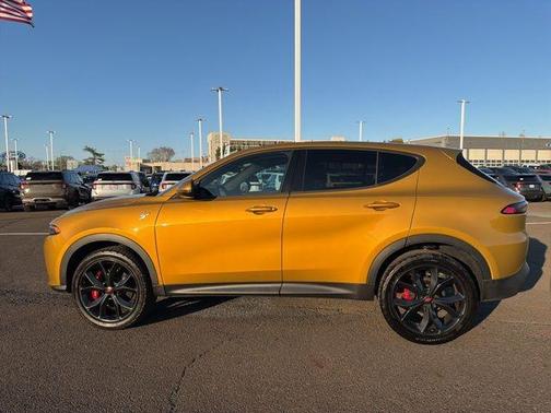 Gold 2023 Dodge Hornet GT Plus
