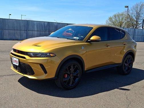Gold 2023 Dodge Hornet GT Plus