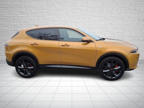 Gold 2023 Dodge Hornet GT Plus