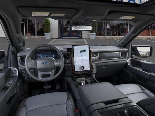2025 Ford F-150 Lightning LARIAT