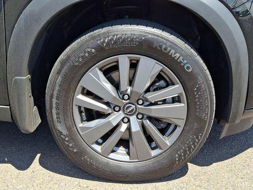 Black 2024 Nissan Pathfinder S
