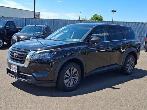 Black 2024 Nissan Pathfinder S