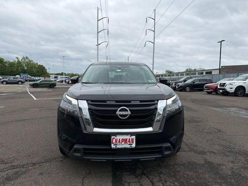 Black 2024 Nissan Pathfinder S