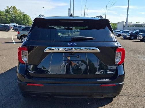 Black Metallic 2022 Ford Explorer XLT