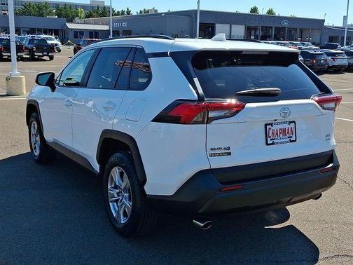 Ice 2023 Toyota RAV4 XLE