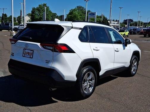 Ice 2023 Toyota RAV4 XLE