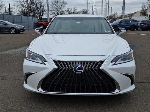 2022 Lexus ES 300h Luxury