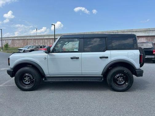 Avalanche 2026 Ford Bronco Outer Banks