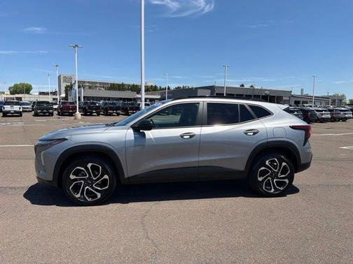 Sterling Gray Metallic 2024 Chevrolet Trax 2RS