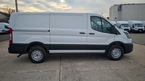 2024 Ford Transit-150 LOW ROOF
