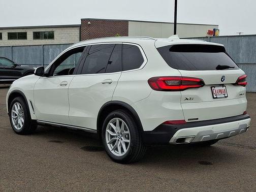Alpine White 2023 BMW X5 xDrive40i