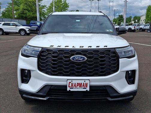 White Metallic 2025 Ford Explorer ST-Line