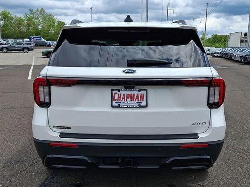 White Metallic 2025 Ford Explorer ST-Line