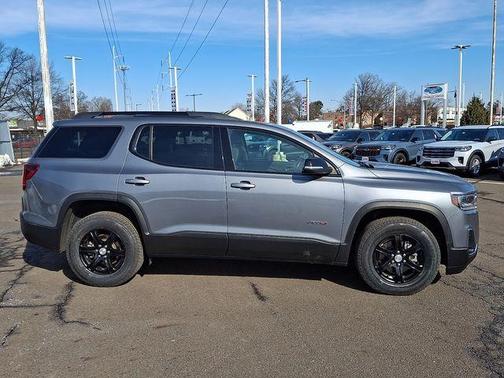 2022 GMC Acadia AT4